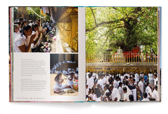 Sacred Spaces : The Holy Sites of Buddhism